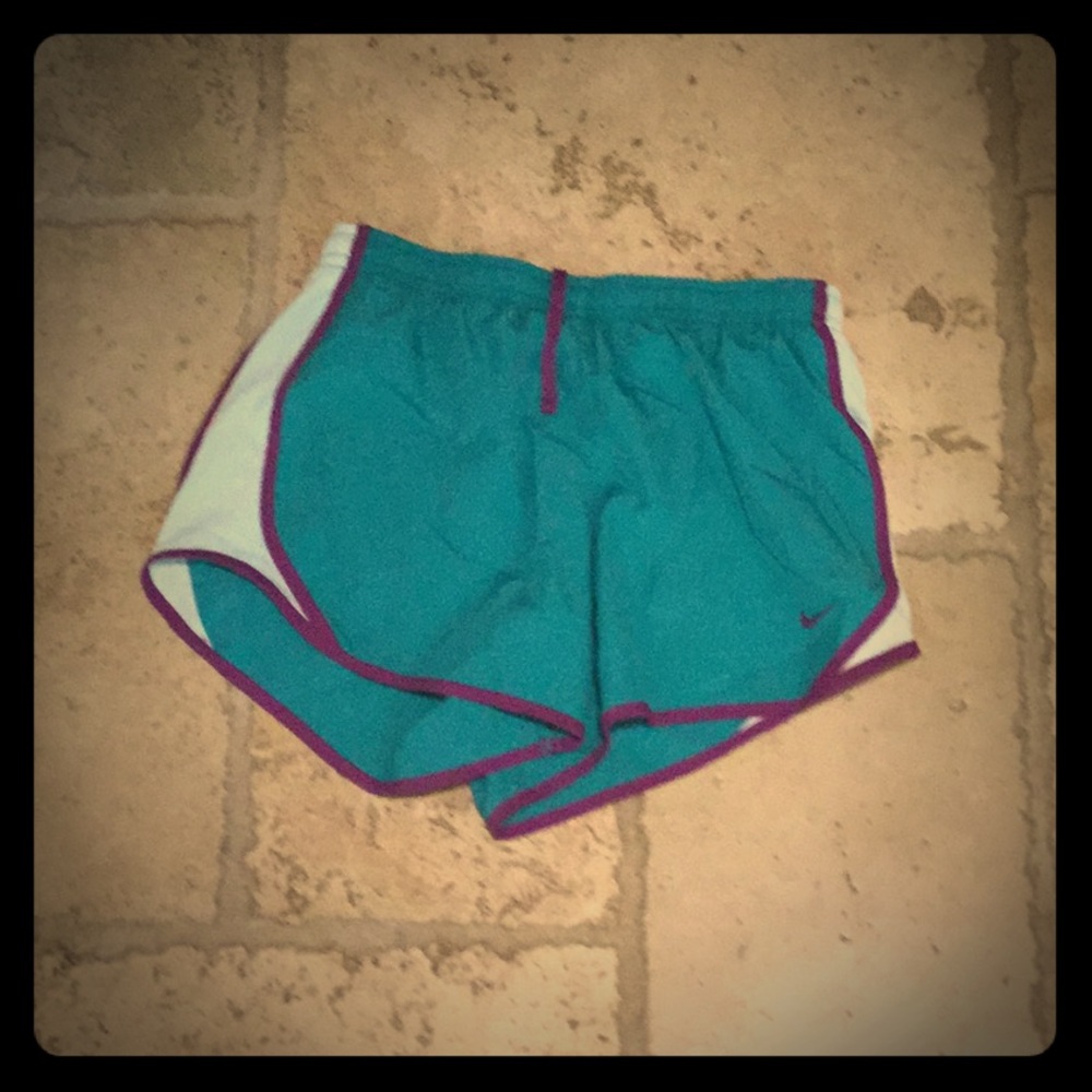 Nike athletic shorts 💙💜